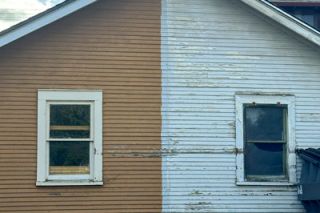 Kirby Neumann-Rea/News-Register##Garage bisected by two colors is one of at least two such examples in McMinnville Kirby Neumann-Rea/News-Register##Garage bisected by two colors is one of at least two such examples in McMinnville